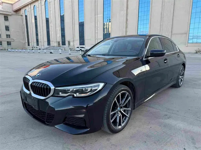 Фотография автомобиля — BMW 3 Series