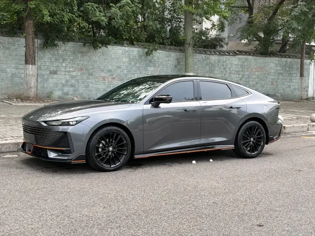 Фотография автомобиля — Changan UNI-V