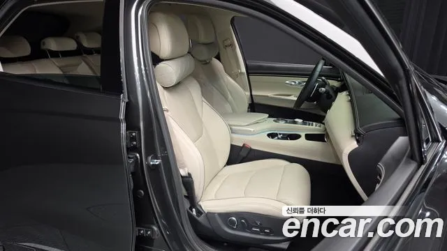 Genesis GV70 — Фото автомобиля 12