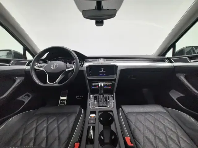 Volkswagen Magotan GTE Plug-in Hybrid 2022 GTE Luxury — Фото автомобиля 5
