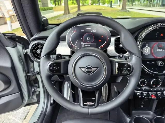 MINI John Cooper Works — Фото автомобиля 18