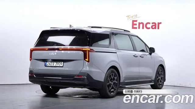 Kia Canival — Фото автомобиля 2