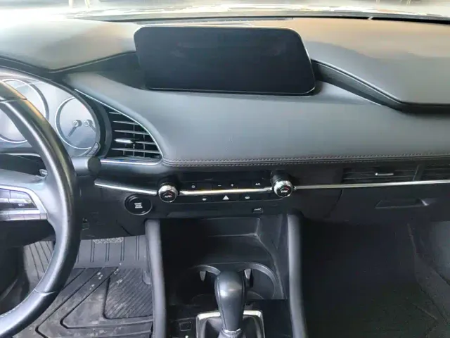 Mazda Axela — Фото автомобиля 12