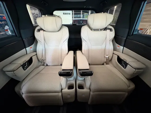 Toyota Alphard — Фото автомобиля 24