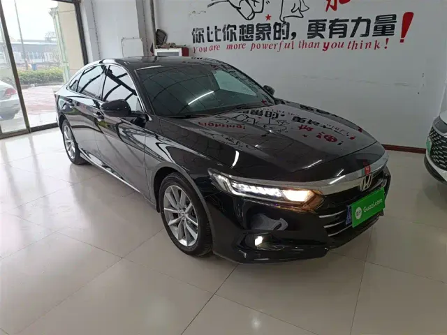 Honda Accord — Фото автомобиля 3