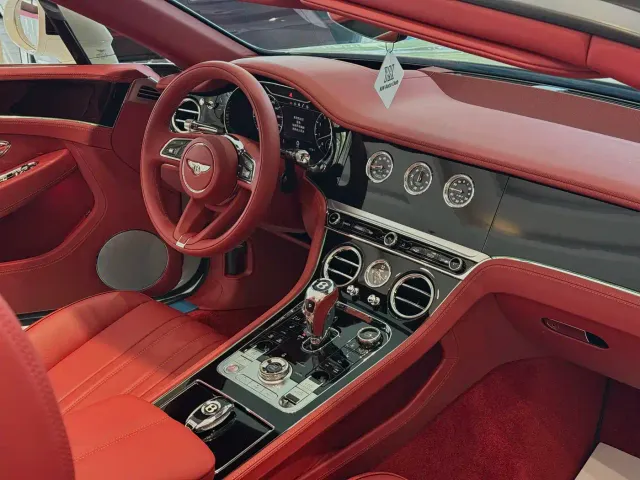 Bentley Continental — Фото автомобиля 8