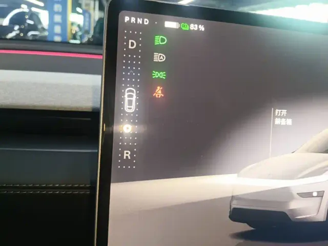 Tesla Model Y — Фото автомобиля 13