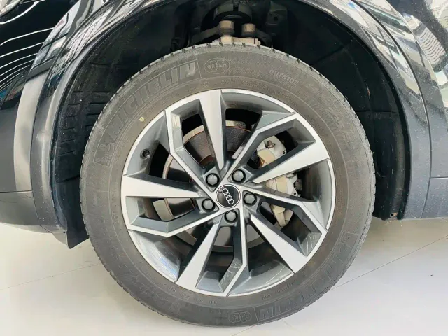 Audi Q5L — Фото автомобиля 3