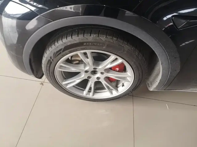 Tesla Model Y — Фото автомобиля 22