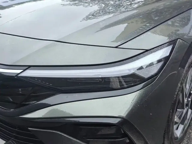 Hyundai Elantra — Фото автомобиля 12