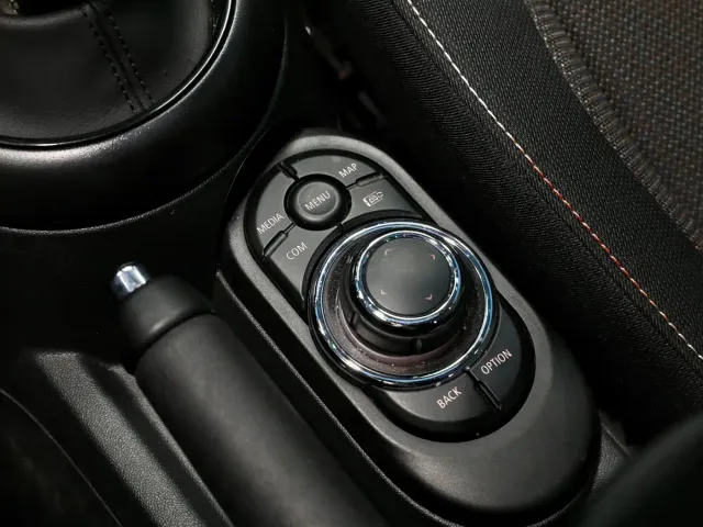 MINI Hatch — Фото автомобиля 23