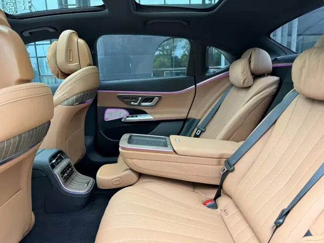 Mercedes-Benz E-Class — Фото автомобиля 6