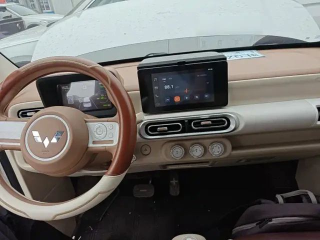 Wuling Motors Hongguang MINIEV 2024 Model 3rd Generation 170km — Фото автомобиля 9