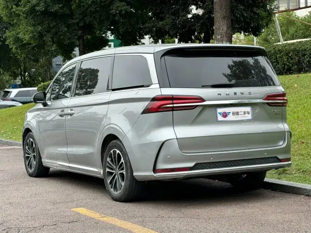 Roewe iMAX8 — Фото автомобиля 5