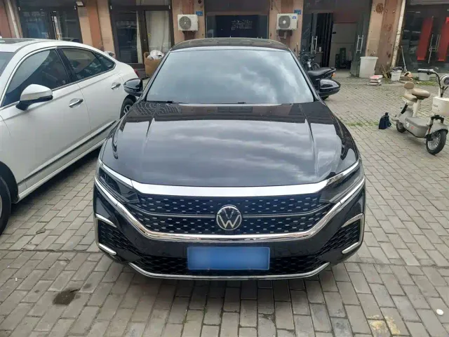 Volkswagen Passat — Фото автомобиля 2