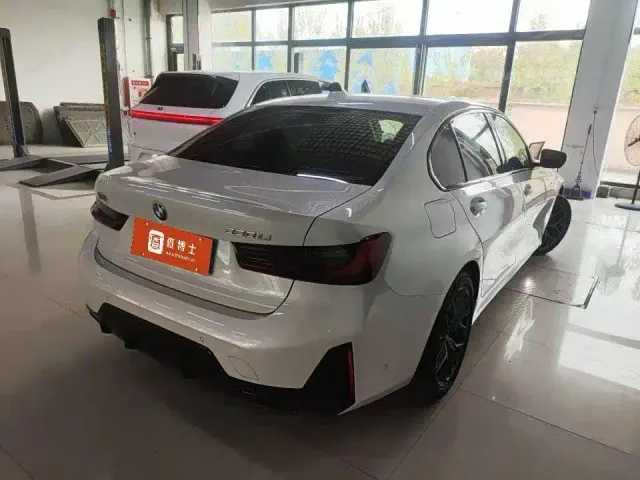 BMW 3 Series — Фото автомобиля 2