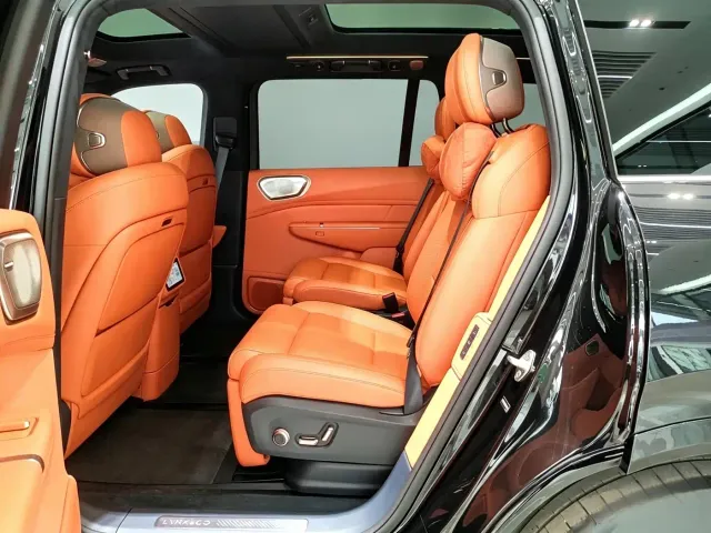 Lynk & Co 900 — Фото автомобиля 5