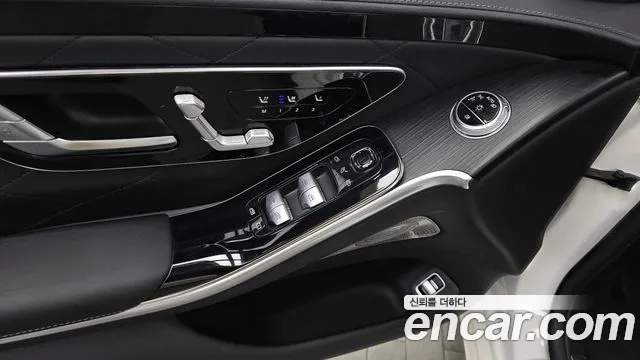 Mercedes-Benz S-Class — Фото автомобиля 25