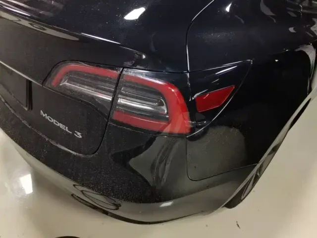 Tesla Model 3 — Фото автомобиля 7