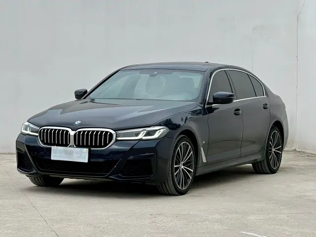 Фотография автомобиля — BMW 5 Series