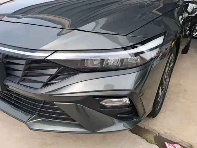 Hyundai Elantra — Фото автомобиля 23
