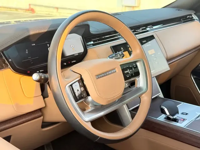 Land Rover Range Rover — Фото автомобиля 12