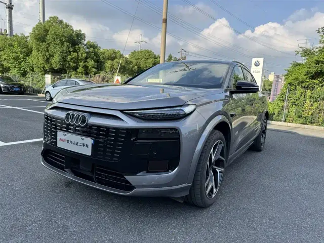 Фотография автомобиля — Audi Q6L e-tron