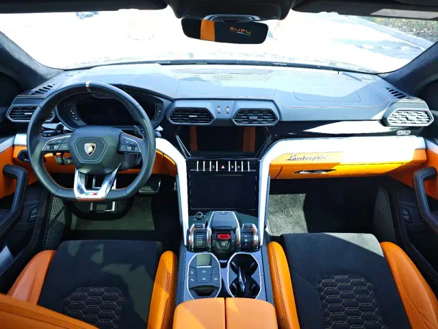 Lamborghini Urus — Фото автомобиля 9