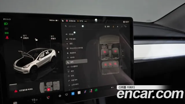 Tesla Model Y — Фото автомобиля 21