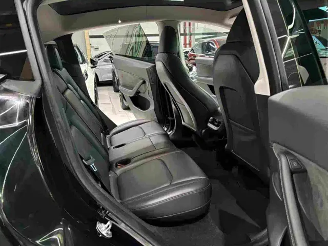 Tesla Model Y — Фото автомобиля 20