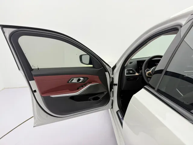 BMW 3 Series — Фото автомобиля 19
