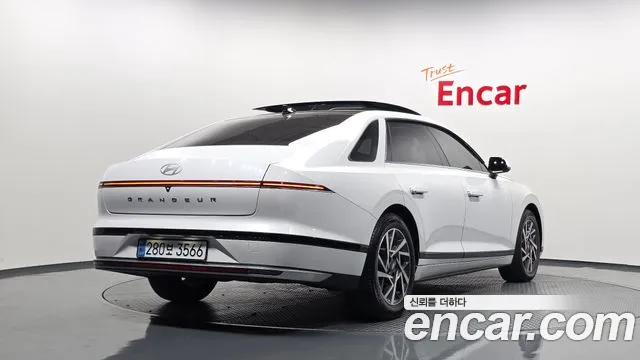 Hyundai Grandeur GN7 — Фото автомобиля 2