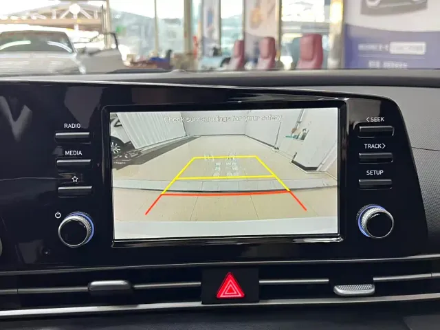 Hyundai Elantra — Фото автомобиля 18