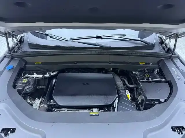 Li Auto L8 — Фото автомобиля 12