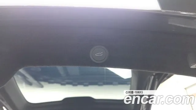 Tesla Model Y — Фото автомобиля 28