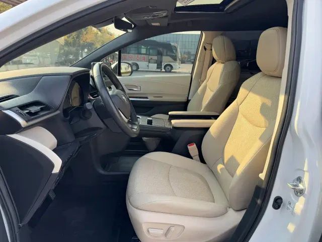 Toyota Granvia — Фото автомобиля 4