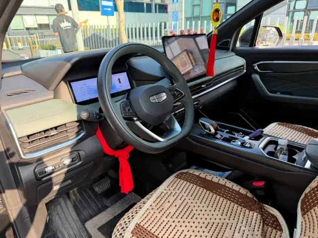 Geely Haoyue L — Фото автомобиля 7