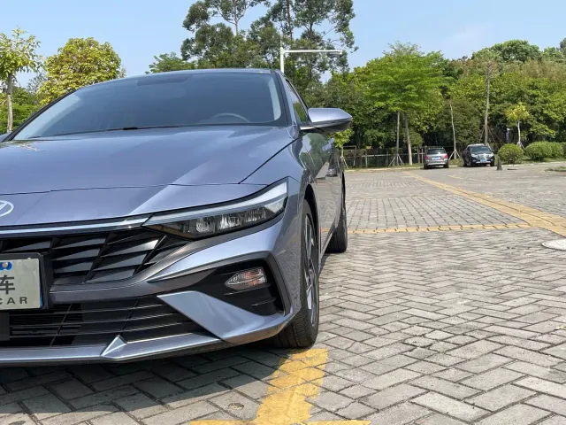 Hyundai Elantra — Фото автомобиля 9