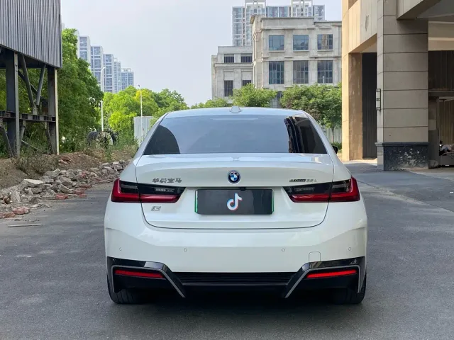 BMW i3 — Фото автомобиля 6