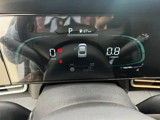 Hyundai Elantra 2023 Model 1.5L CVT LUX Premium Edition — Фото автомобиля 13