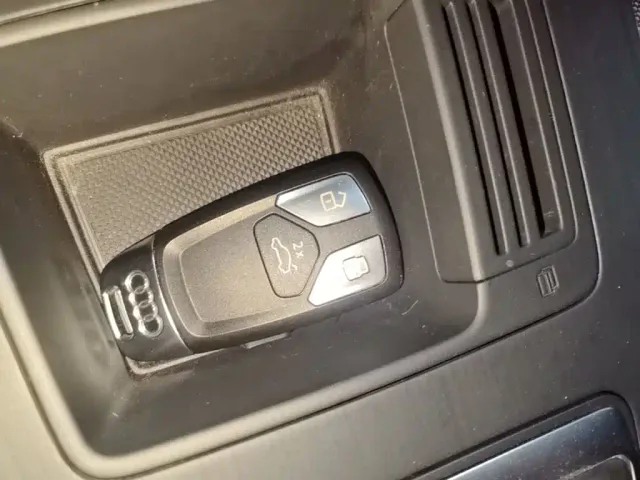 Audi Q5L — Фото автомобиля 8