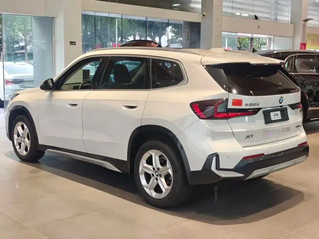 BMW X1 — Фото автомобиля 6