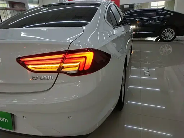 Buick Regal — Фото автомобиля 7