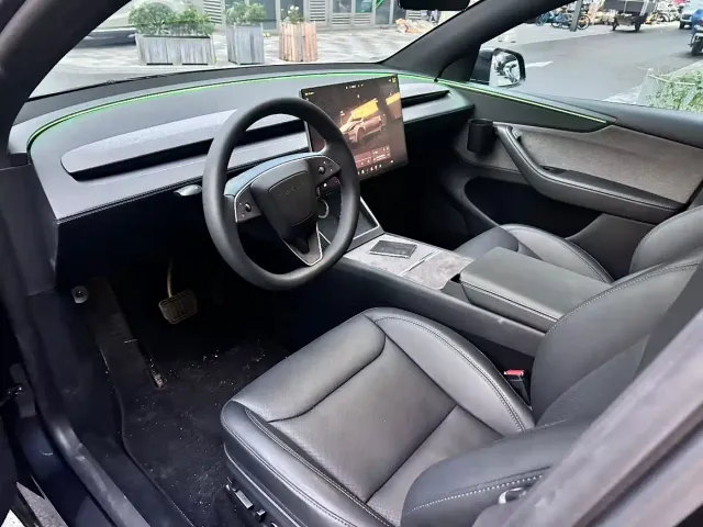 Tesla Model Y — Фото автомобиля 4