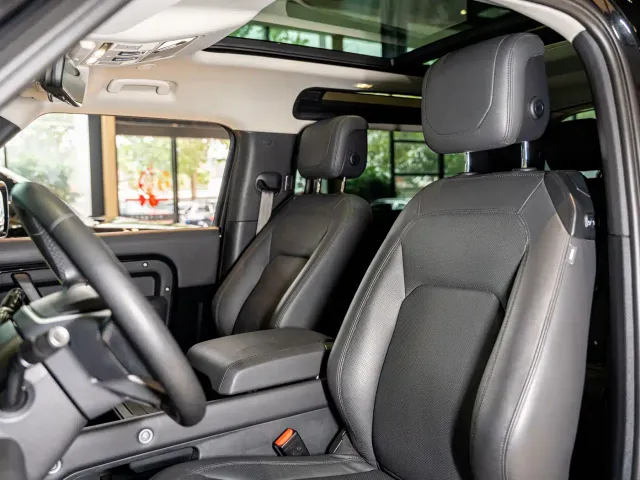 Land Rover Defender — Фото автомобиля 6