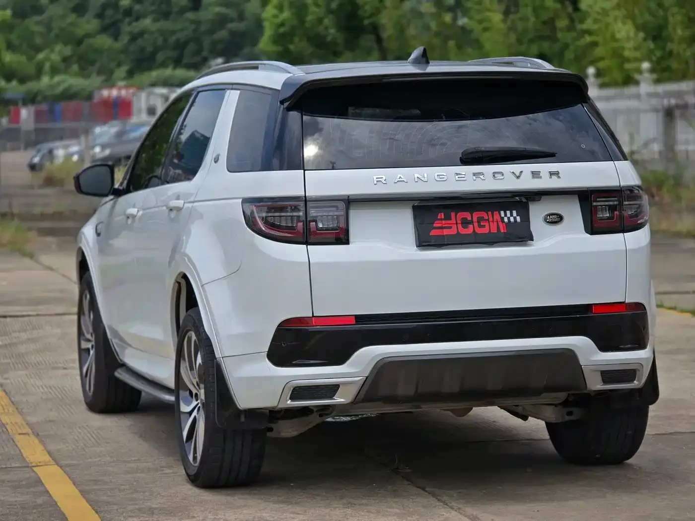 Land Rover Discovery Sport 2021 249PS R-Dynamic SE Performance Technology Edition 5-seater — Фото автомобиля 13