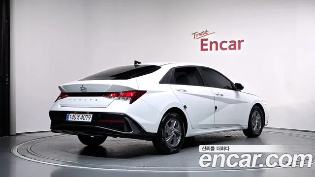 Hyundai Avante CN7 — Фото автомобиля 2