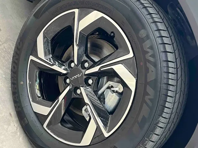 Dongfeng Fengshen L7 — Фото автомобиля 10