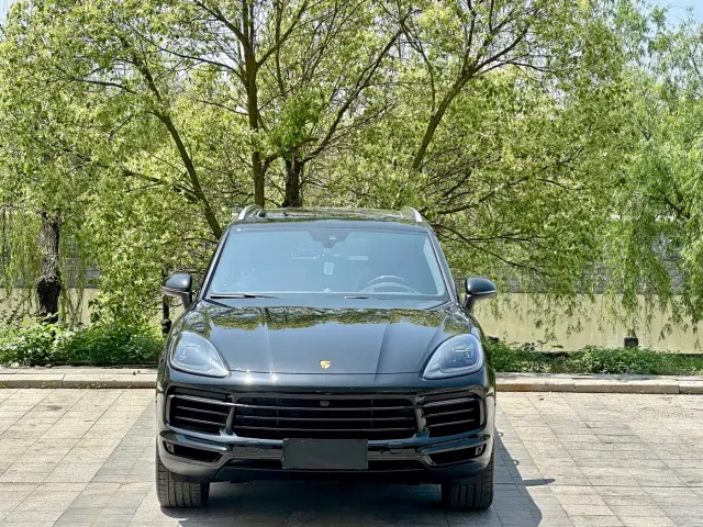 Porsche Cayenne — Фото автомобиля 2