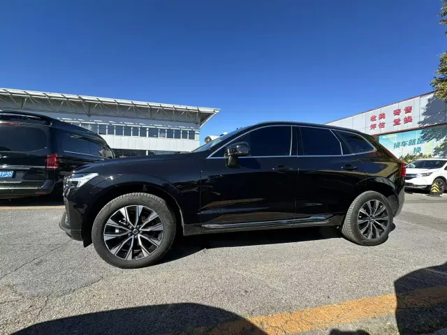 Volvo XC60 — Фото автомобиля 4